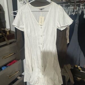 Universal Thread Cream V-Neck Blouse